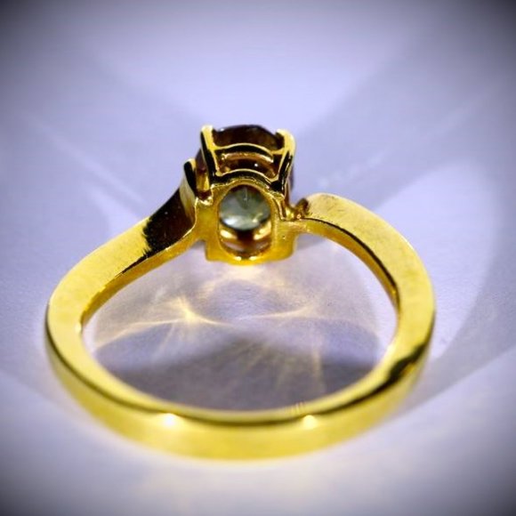 Color Change Garnet 1.72ct Solid 18K Gold Ring - Picture 10 of 10